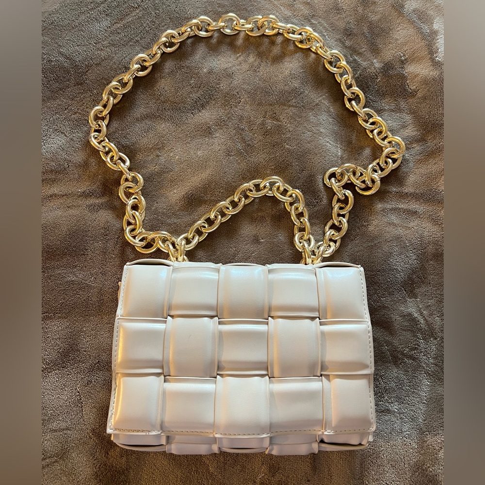 Miss Lola Cream Shoulder Bag w Chain